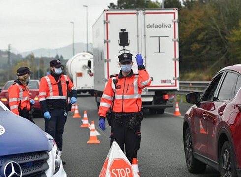 1.449 isun jarri dituzte San Jose zubian Euskadin Ertzaintzak eta udaltzaingoek