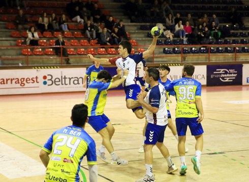 1. Nazional Mailako Mek Eibar Eskubaloiak hirugarren garaipena lortu zuen jarraian