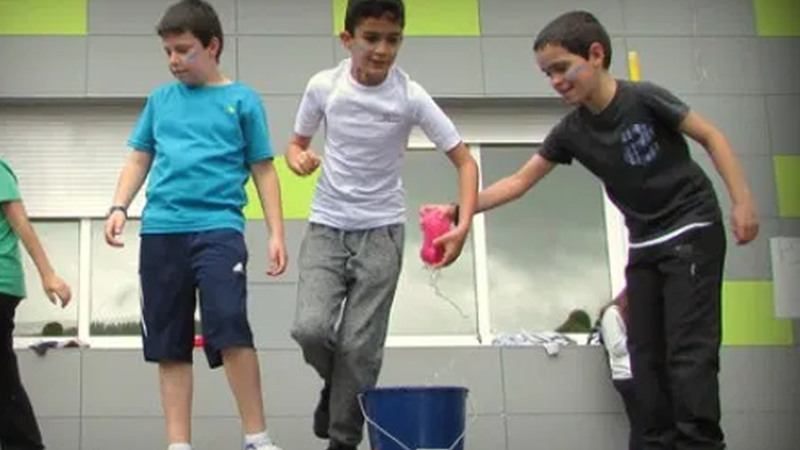 120 euroko dirulaguntza izango da Eibarko ume edo gazte bakoitzeko, osasun-krisiari aurre egiteko neurrietako bat da