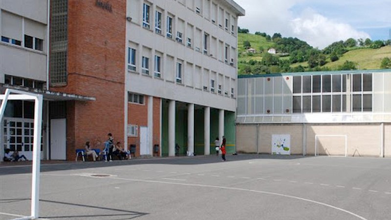 Amaña eta Urkiko eskoletako patioak zabalduko dituzte arratsaldez, eskola-orduetatik kanpo