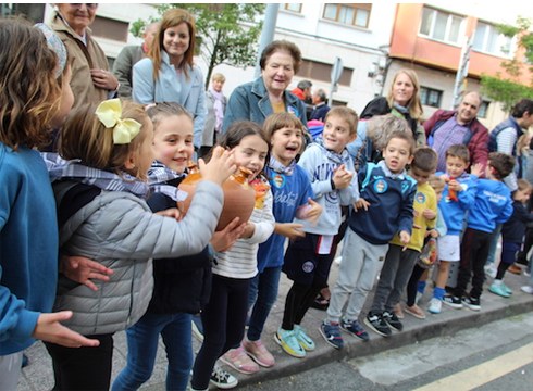 [ARGAZKI-BILDUMA] "Tantanez Tantan eibartarrok euskaraz blai" goiburupean ospatu dugu euskararen aldeko jaia