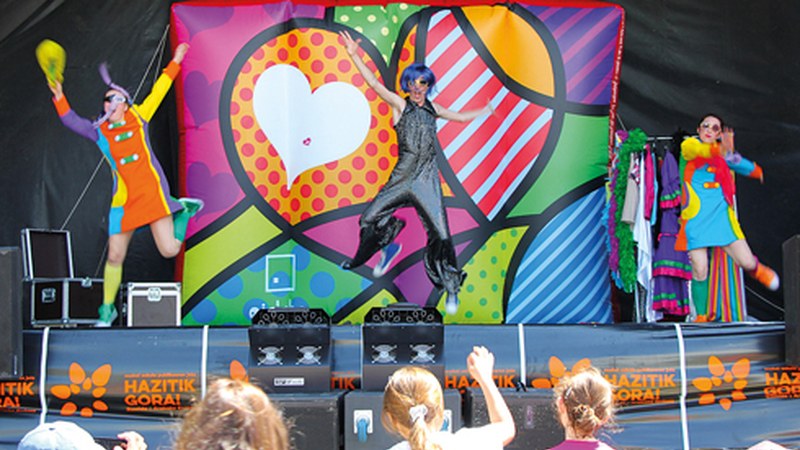 Bihar egingo du ...eta kitto!-k ikasturte amaierako Berbetan jaialdia Errebal plazan