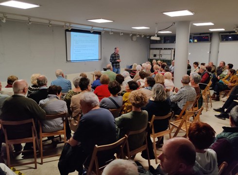 Azken Borondateen Agiria edo eutanasia zer den azaldu zuten Untzaga Gizarte Etxean