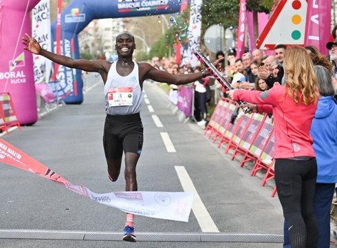 14 eibartar Azkoitia-Azpeitia maratoi erdian