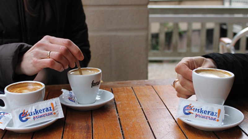 150.000 azukre poltsa Eibarren euskeraz gozatzeko