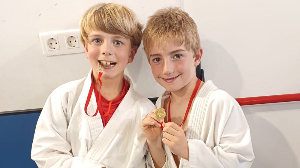 16 dominekin bueltatu ziren Kalamuako judokak Bidasoa Jaialditik