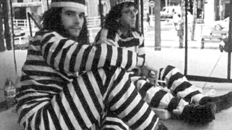 Intsumisioa eta derrigorrezko soldadutzaren aurkako borroka aztergai biharko “2 urte 4 hilabete eta egun bat” dokumentalean