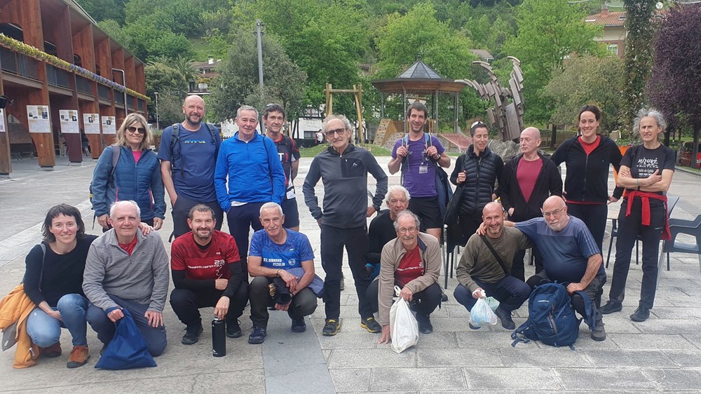 20 mendizale izan ziren Mañaria-Arrazola ibilbidea egiteko