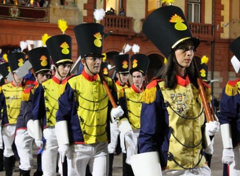 200 lagun inguruk parte hartu dute nagusien danborradan