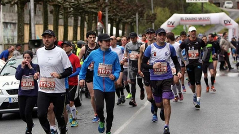 22 eibartar Azkoitia-Azpeitia maratoi erdian