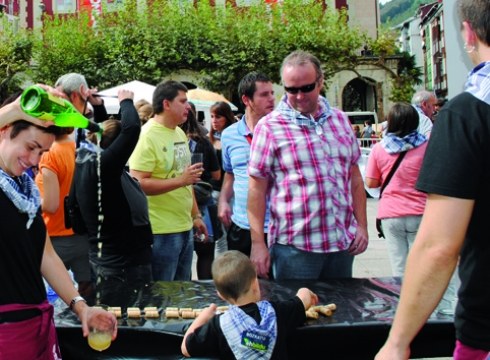 2.200 litro sagardo banatuko dira zapatuan Untzagan