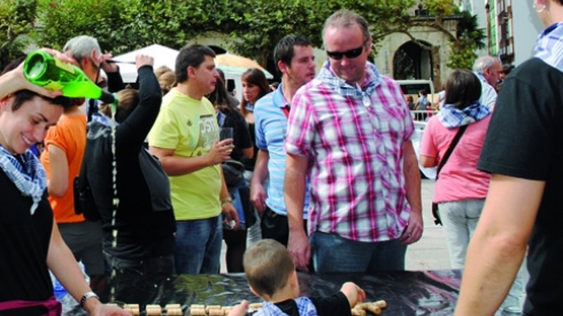 2.200 litro sagardo banatuko dira zapatuan Untzagan