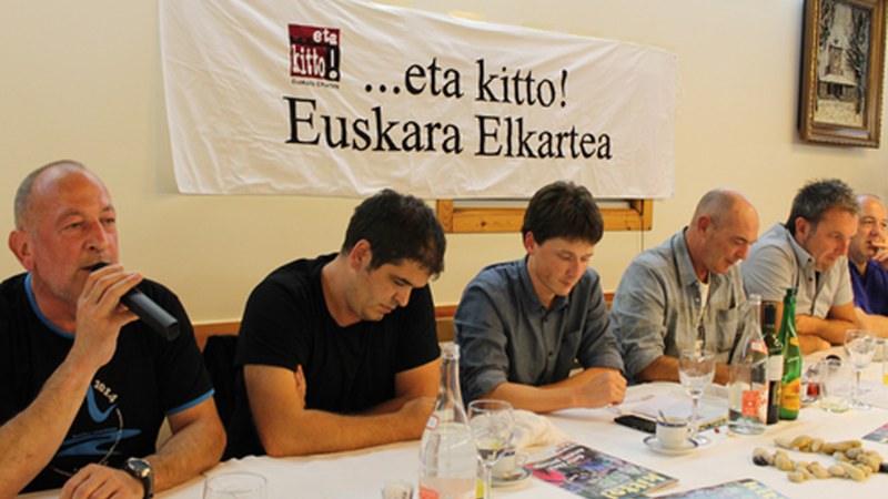 24. bertso-afaria bihar Kantabria jatetxean Arrate eguneko bezpean