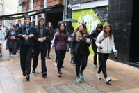 24. Korrikak kolorez bete du gaurko egun grisa