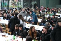 24. Korrikak kolorez bete du gaurko egun grisa