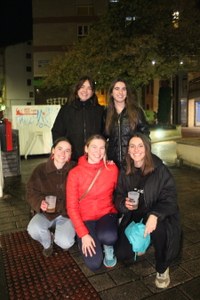 24. Korrikak kolorez bete du gaurko egun grisa