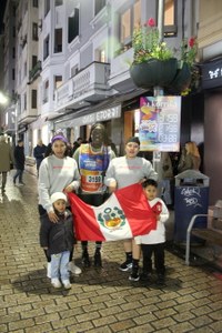 24. Korrikak kolorez bete du gaurko egun grisa