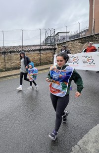 24. Korrikak kolorez bete du gaurko egun grisa