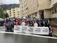 24. Korrikak kolorez bete du gaurko egun grisa