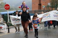 24. Korrikak kolorez bete du gaurko egun grisa