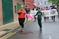 24. Korrikak kolorez bete du gaurko egun grisa