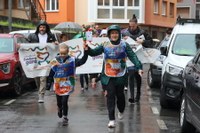 24. Korrikak kolorez bete du gaurko egun grisa