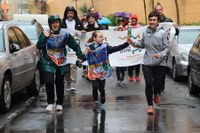 24. Korrikak kolorez bete du gaurko egun grisa