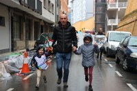 24. Korrikak kolorez bete du gaurko egun grisa