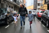 24. Korrikak kolorez bete du gaurko egun grisa