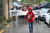 24. Korrikak kolorez bete du gaurko egun grisa