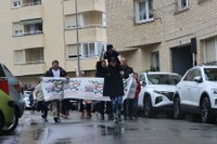 24. Korrikak kolorez bete du gaurko egun grisa