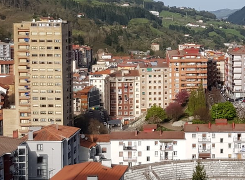 27.566 lagun bizi dira Eibarren, iaz baino 282 gutxiago