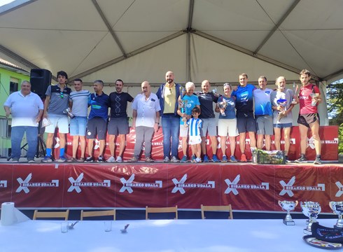 27 parte-hartzaile izan zituen Simon Aldazabal herri-igoeraren azken edizioak