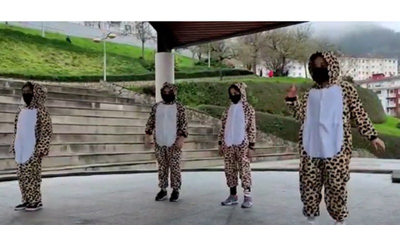 28 taldek hartu dute parte aurtengo Aratosteetako Play-back lehiaketan [ARGAZKI-GALERIA]