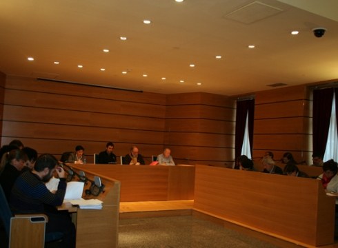 32'7 millioiko aurrekontua kontrako boto barik onartuko dabe