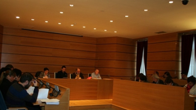 32'7 millioiko aurrekontua kontrako boto barik onartuko dabe