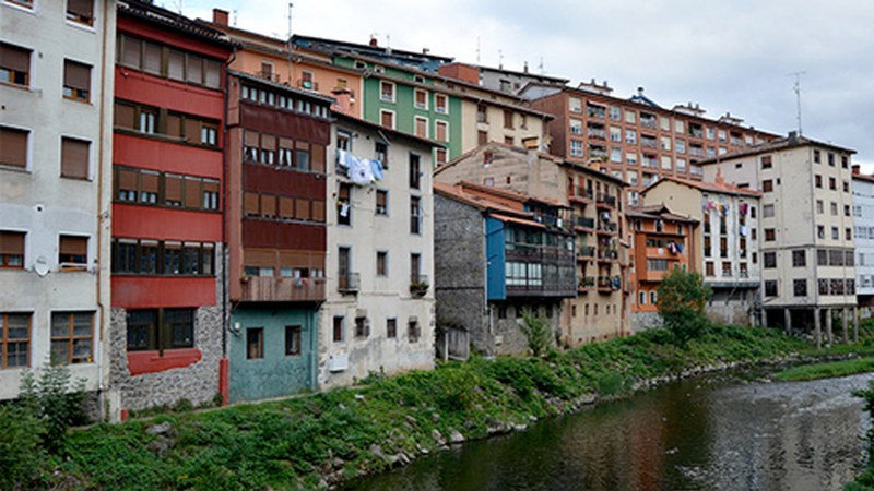 33 urteko Soraluzeko bizilagun bat atxilotu dute, 74 urteko ama hiltzea egotzita