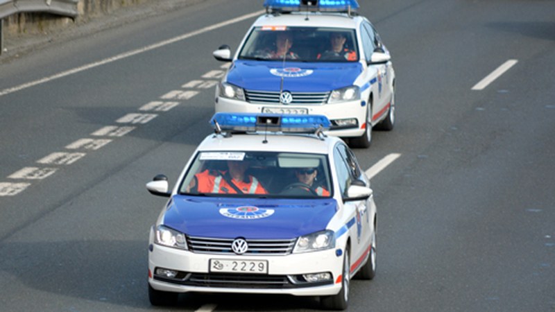 4 atxilotu Eibarko kafetegi batean lapurreta egin eta  AP-8 eta AP-1 autobideetan atzetik jarraitu ondoren