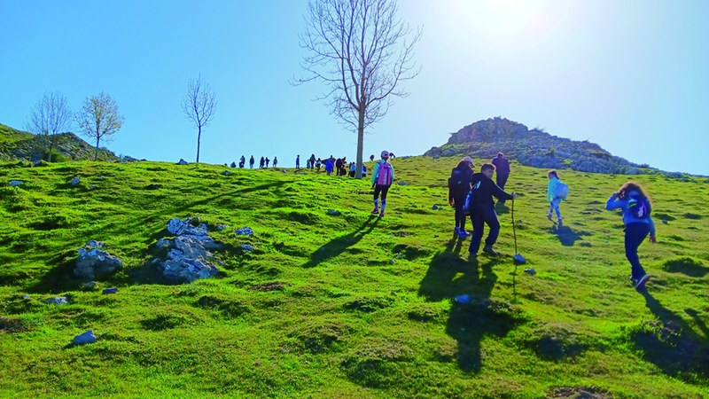 41 haurrez osatutako taldea izan zen Deporreko 7. mendi irteeran