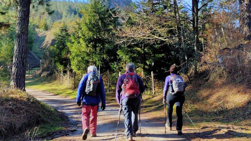 42 lagunek egin zuten Hartzaren Urratsak zeharkaldiaren bigarren etapa