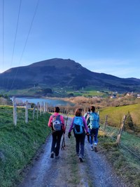 42 lagunek egin zuten Hartzaren Urratsak zeharkaldiaren bigarren etapa 42 lagunek egin zuten Hartzaren Urratsak zeharkaldiaren bigarren etapa