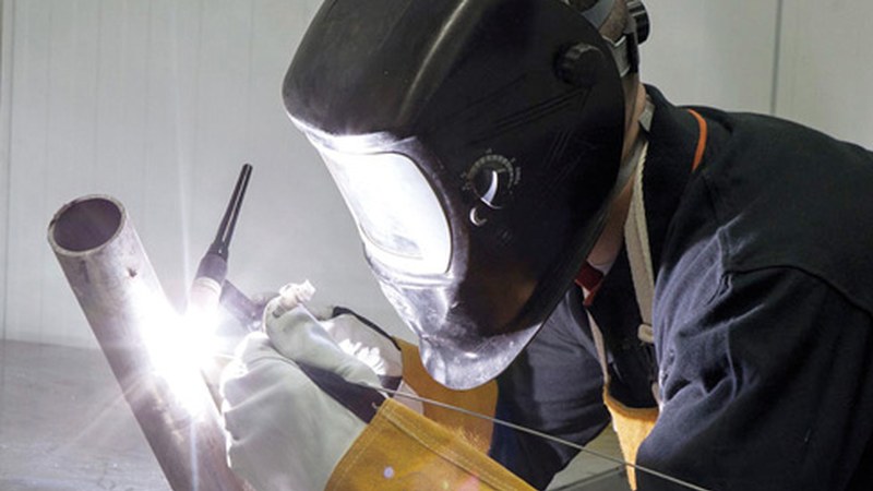 %50 kontratatzeko konpromisoa duen TIG Soldadura ikastaroa Armeria Eskolan