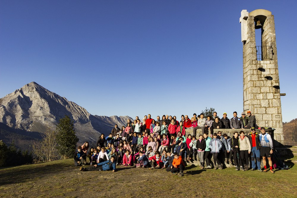 55 haur elkartu ziren ikasturteko laugarren mendi irteeran