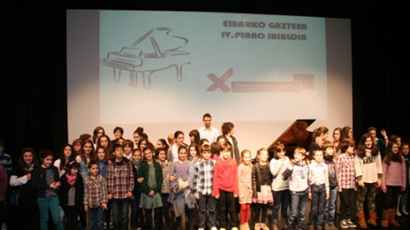 56 pianojole gaztek jardungo dute Coliseoan domekako jaialdian