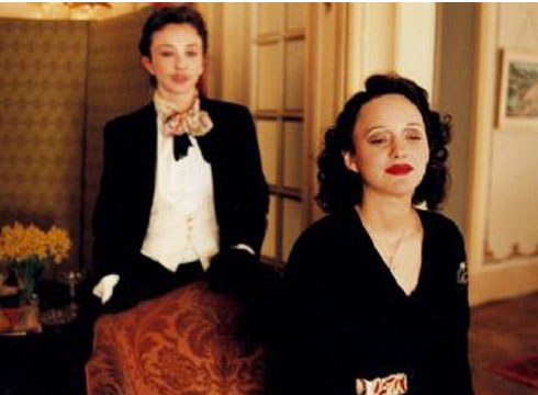 Edith Piaf abeslariaren bizitza kontatzen duen  “La vida en rosa" filma emango dute gaur Portalean (zine-foruma)