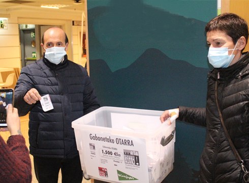 7.642 zenbakiari egokitu zaio …eta kitto!-ren Gabonetako otarra