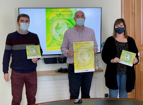 8 doako tailer martxan sormena erabiliz hondakinak berrerabiltzea sustatzeko