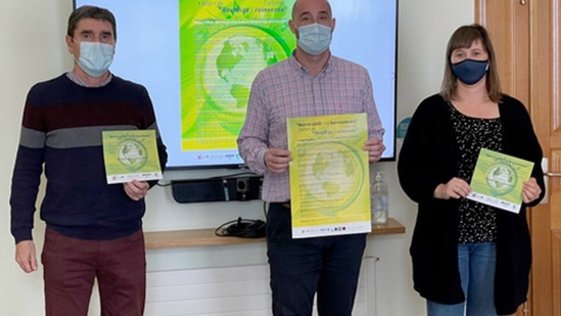 8 doako tailer martxan sormena erabiliz hondakinak berrerabiltzea sustatzeko