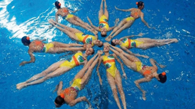 Larunbatean hasiko dituzte igeriketa artistikoaren entrenamenduak