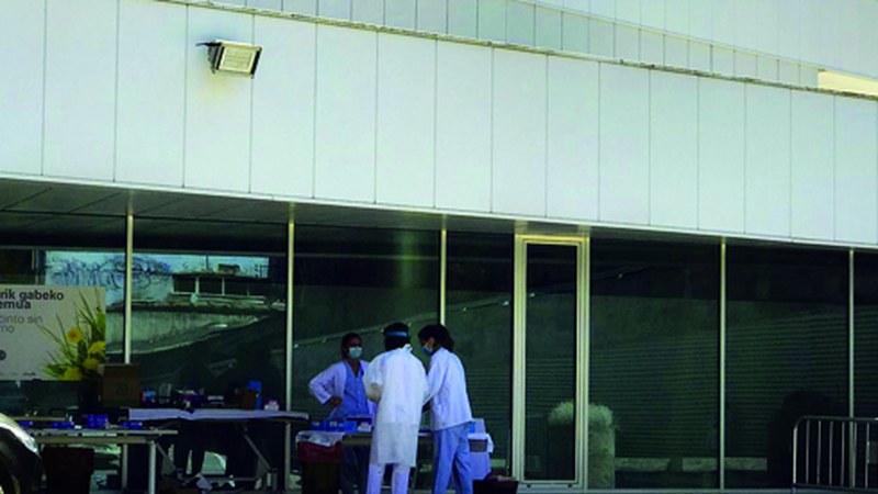 93 kasu berri Gipuzkoan, 92 Bizkaian eta 10 Araban, kutsatzeen %43 10-19 urte bitartekoen artean